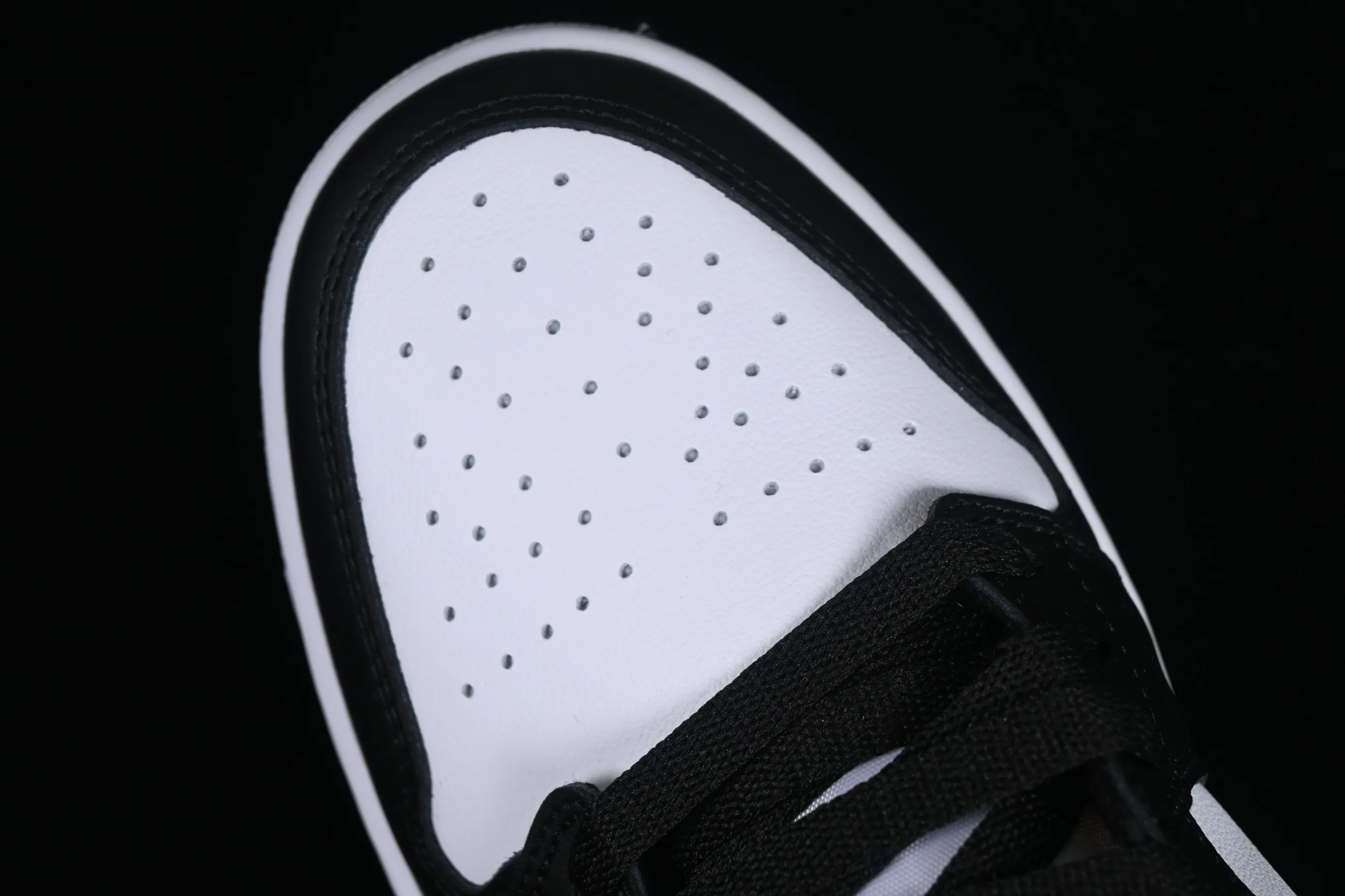 All categories Air Jordan Jordan series basketball shoes Air Jordan 1 Low Air Jordan 1 Low AJ1 Joe 1 black and white blue hook low-top cultural basketball shoes DC0774-040